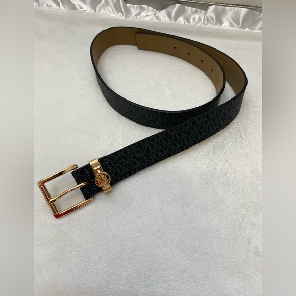 Michael Kors Accessories - MICHAEL KORS MK LOGO Adjustable women’s belt size medium length 40” width 1.25”